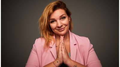 „Môj život bola vysoká škola omylov a pádov, ktorá nemá titul. Naučila ma prísť k samej sebe,“ hovorí komička Simona Salátová
