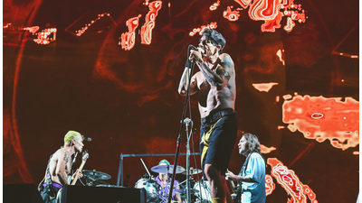Red Hot Chili Peppers dali Bratislave sto minút čistej funk-rockovej radosti